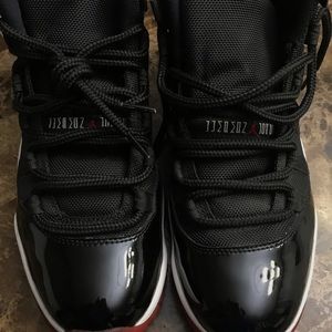 JORDAN 11 BRED